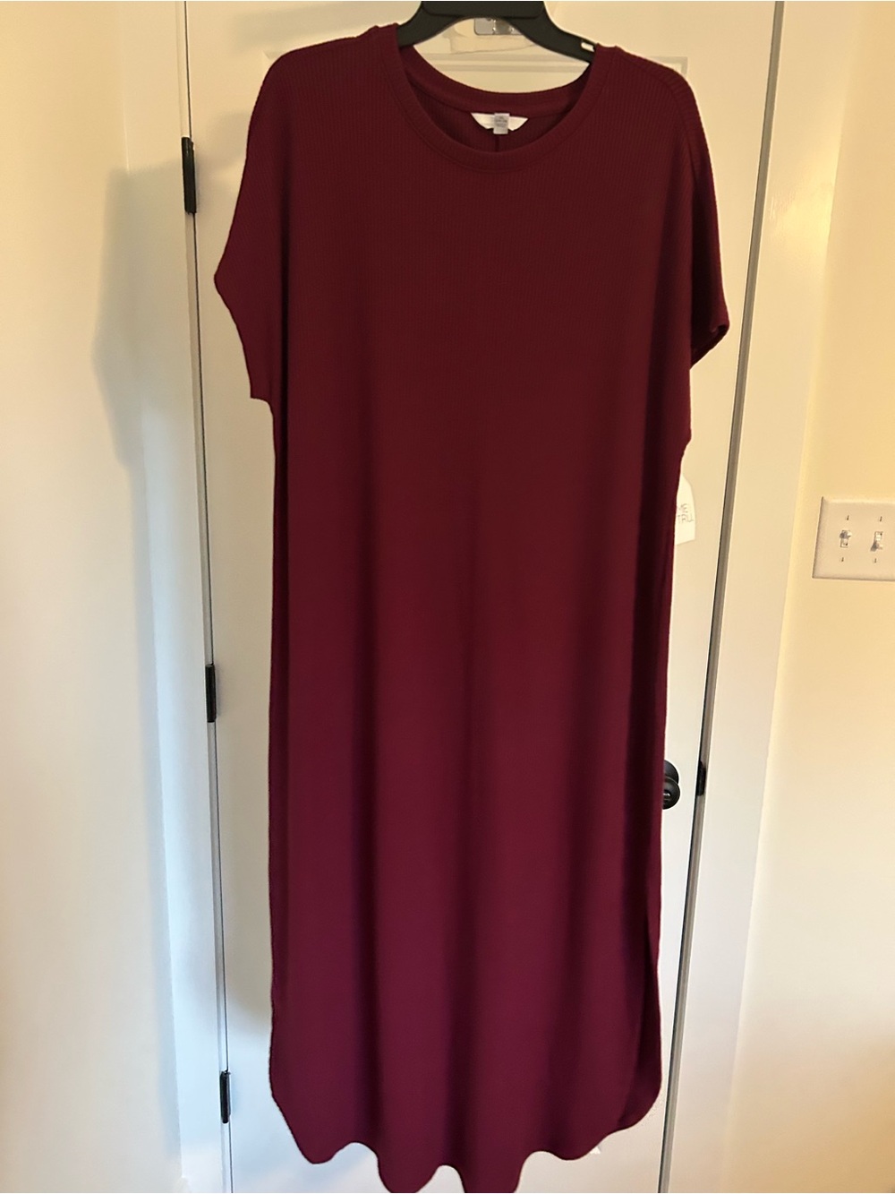 Time and Tru Burgundy Ribbed Short Sleeve Maxi Dress